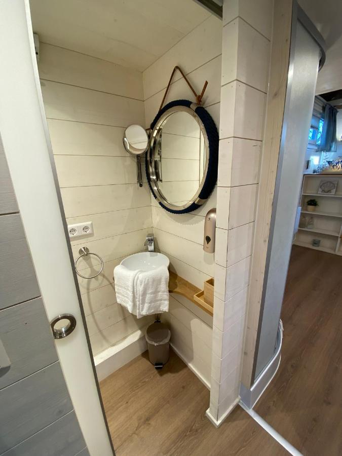 Tiny House Ems Im Pier9 Tiny House Hotel Hamm  Exteriör bild