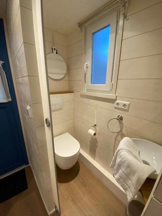 Tiny House Ems Im Pier9 Tiny House Hotel Hamm  Exteriör bild